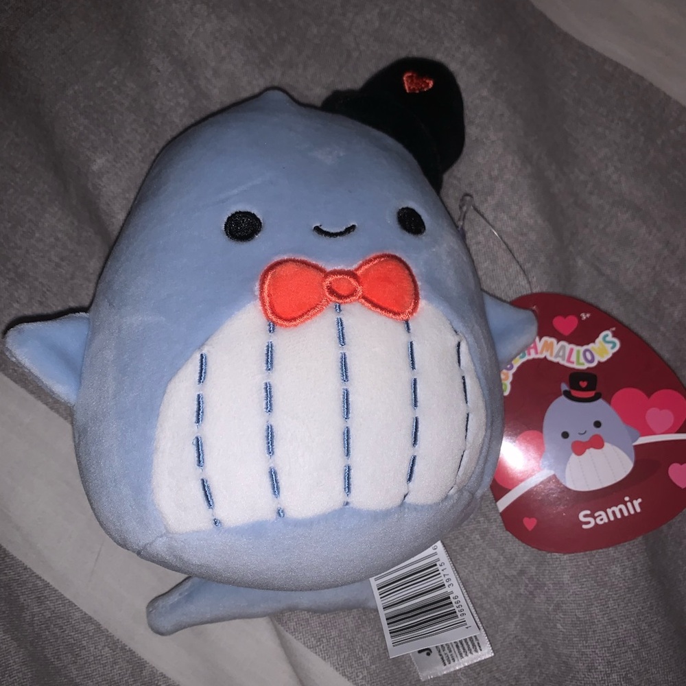 Samir the whale Squishmallow ! 5 inch